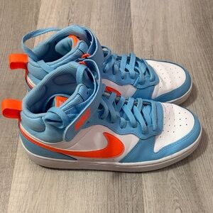 Nike Court Borough Mid 2 size 6.5Y